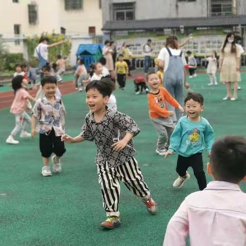 幼小衔接，我们在行动———大甲中心幼儿园“爱与陪伴，见证成长”家长开放日活动