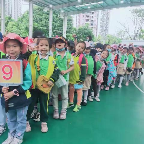 巴南区鱼洞第四小学校一年级9班“敬仰革命先辈,学习革命烈士优秀品质”生命德育社会实践课程