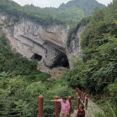 贵州桐梓夜郎镇中山溶洞