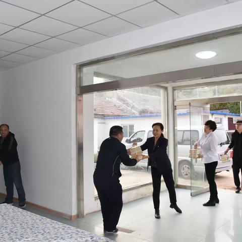 【文明实践在槐荫】市图书馆送书进桃园北  资源共享惠民生