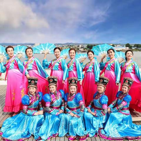 巾帼舞蹈团的风采