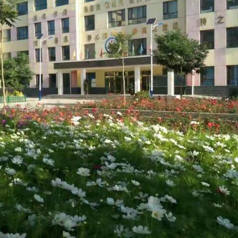 教学比武搭平台   课改能手展风采