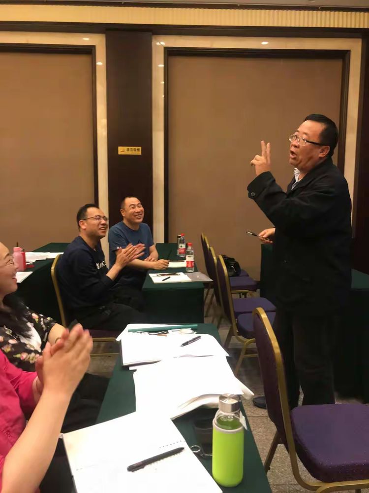 来自杭州师范大学的教授,博士生导师,全国知名德育专家赵志毅老师为