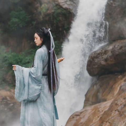2022.5.21 山水瀑布古风人像