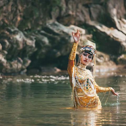 2022.8.17 COS湖中女妖