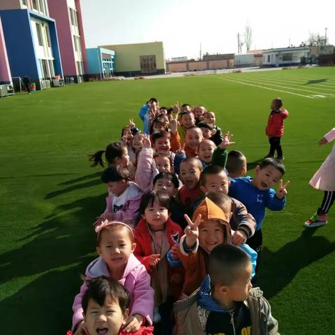 给孩子心中播种希望――主题活动《我为家里种盆花》