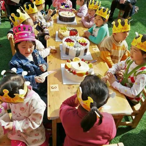 和立幼儿园三月份萌宝集体生日会