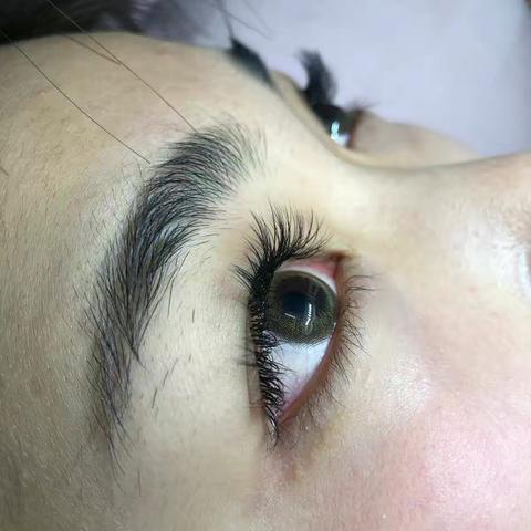 嫁接睫毛活动价只需58元  转发朋友圈集赞满25个   可以再享受10元优惠❗️