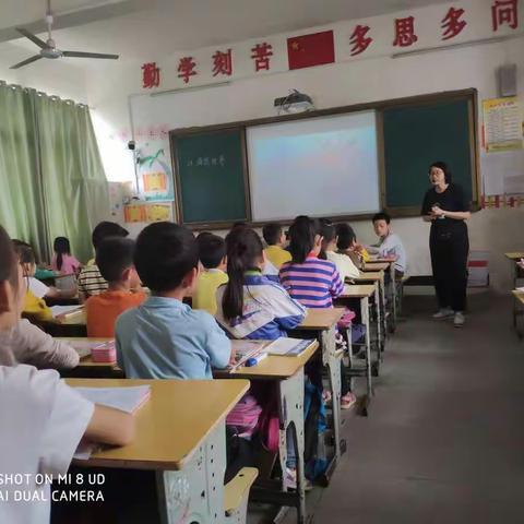 把课堂还给学生，让课堂充满生动幸福――左安中心小学三年级高效课堂研讨剪影