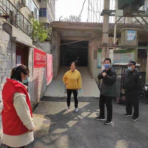 湛北路街道八中北街社区整治校外辅导机构联合行动