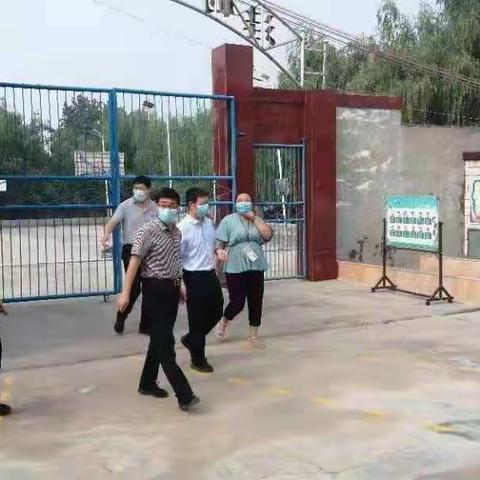 县委常委、组织部长崔琳一行深入西村乡中心幼儿园调研学校疫情防控工作