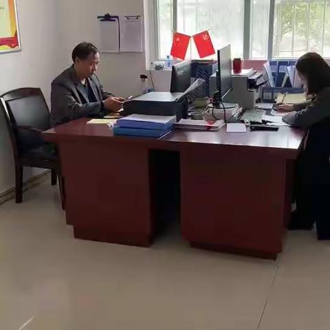 四亩地社区老街碉堡梁防滑应急演练