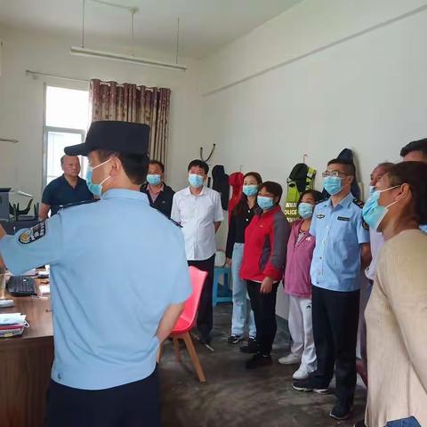 人大代表进校园，安全保障挂心间