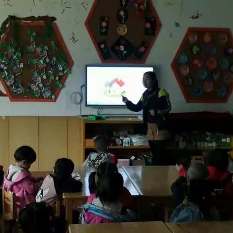 崆峒区实验幼儿园明珠分园千千树幼儿绘画——小一班《房间里的事物》