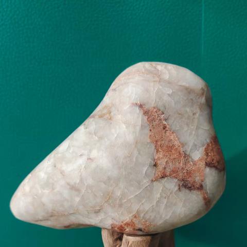 青龙欣赏石 “纤纤小脚”