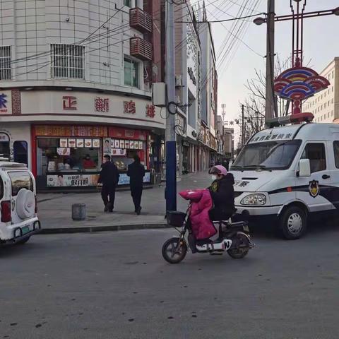 大荔县公安局环食药大队“我为群众办实事—流动快检车进市场”活动