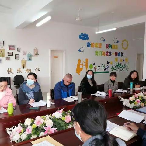 教研巡查摸现状 汇报座谈促发展