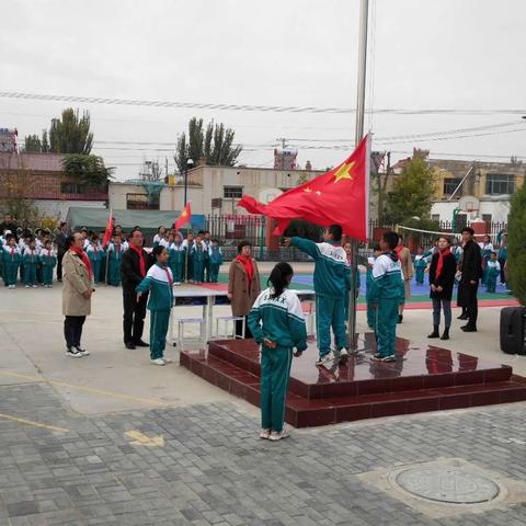 红领巾心向党，争做新时代好少年——沈家湖小学庆祝少先队建队日暨新队员入队仪式