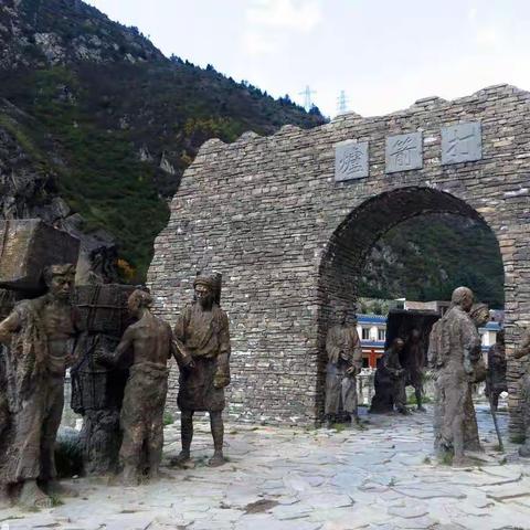 看茶马古道照片有感