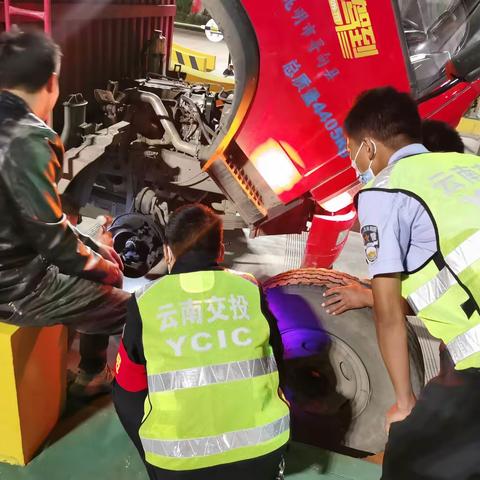 国庆节，我们在收费站过——记坚守岗位的一线工作人员