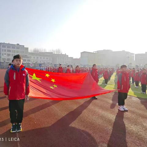 与文明牵手，和礼仪同行——商城县汪桥镇中心小学举行文明礼仪主题升旗仪式