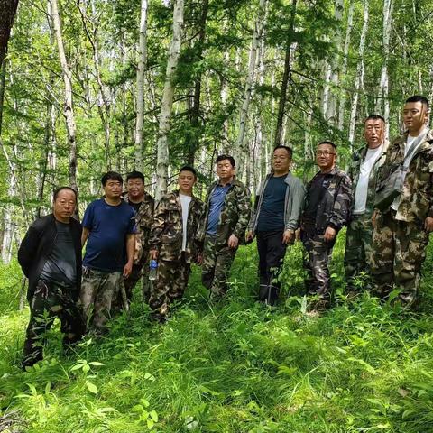 内蒙古自治区第二林业监测规划院史凤海、孙世飞深入牛汾台林场实地检查森林抚育等工作