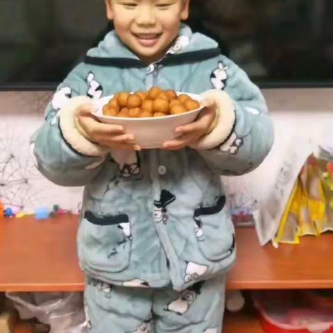 大通路小学一年级七班小朋友祝大家元宵节快乐