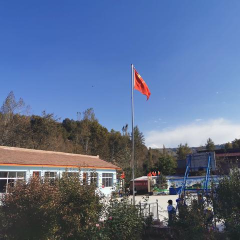 洒麻浪小学“迎国庆，唱红歌”合唱比赛