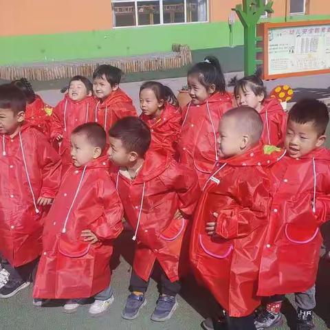 【童画世界，助力成长】店塔幼儿园小三班创意美术课剪影