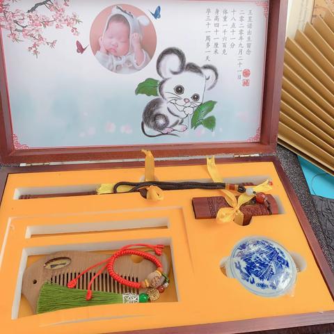 胎毛笔-印章-胎发梳  往下翻点开阅读全文