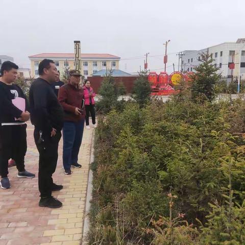 州林草局造林科刘成邦科长一行深入我县调研国土绿化工作