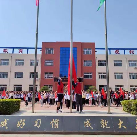 我们入队了—田柳镇实验小学“喜迎二十大，争做好少年”新队员入队仪式