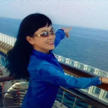 原创歌曲《最后的足迹》 胡秀英演唱