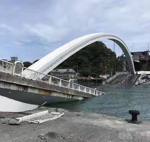 大桥垮塌