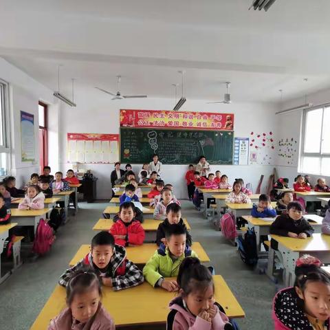 一九班亲子共读活动召开啦。