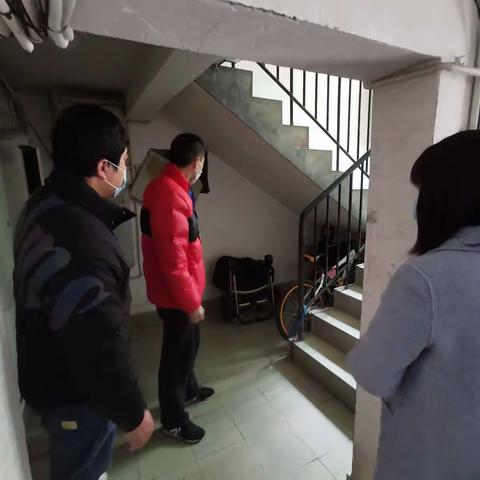 金山街道纪工委督查组开展住宅小区电动自行车充电安全暗访（二）