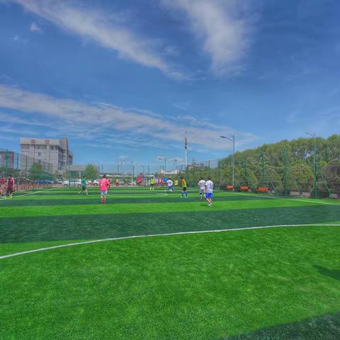 你是我眼中最美的风景——龙嘉机场室外足球场建成啦！！