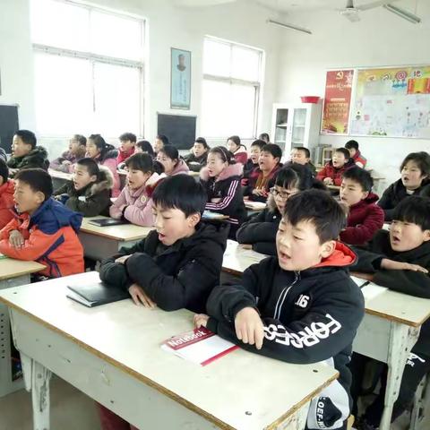 五年级“文明礼仪伴我行”演讲比赛