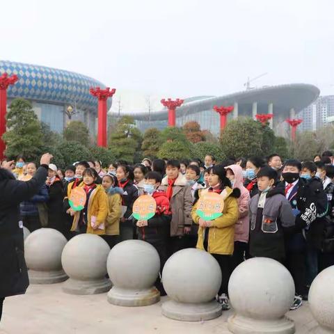 走进科技世界  感受科学魅力——汝州市逸夫小学洗耳校区参加流动科技馆纪实