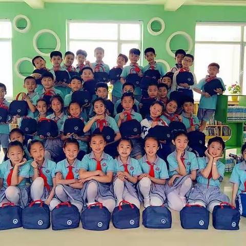 “走进名著”读书交流会———四年3班三组