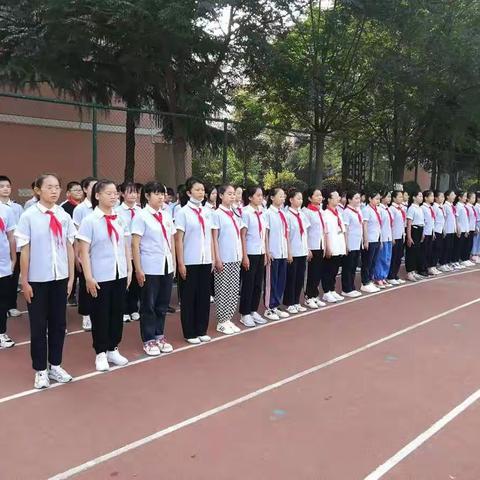 学军人之风采   强自身之素质——记龙城双语小学国防教育课（二）