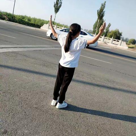 《多彩的暑假生活》三二班吴媛舒