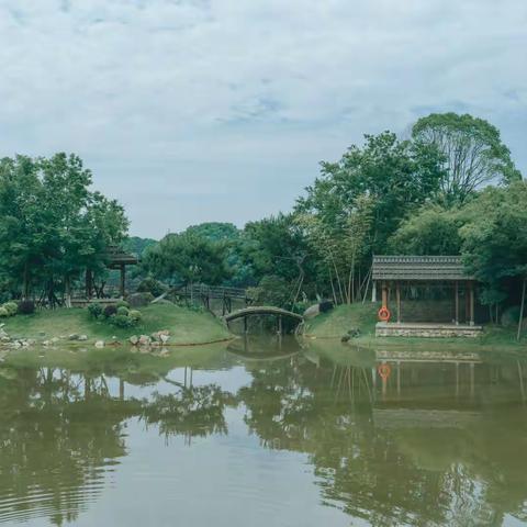 雨过天晴·闲游龙喜水乡