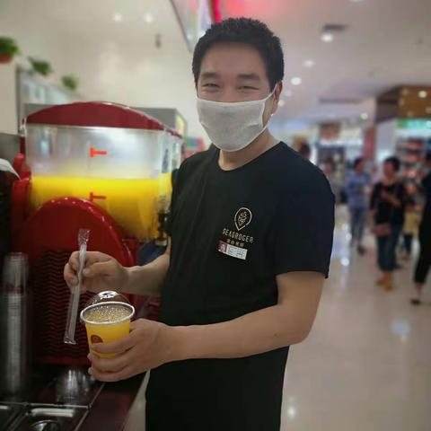 我们小冷饮有一个――“不掉地儿”的光光