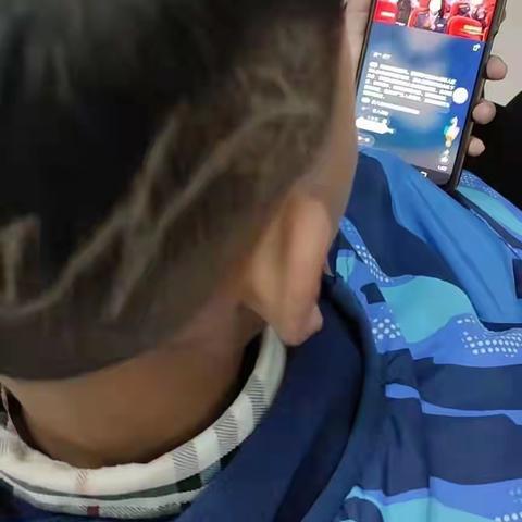 美德传天下，梦想耀中华——朗陵中心校莲花小学观看《德耀中原——第八届河南省道德模范颁奖仪式》