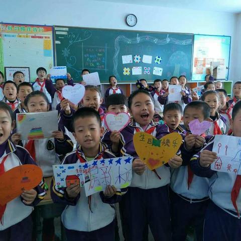 伴着好习惯，我们健康、快乐成长！