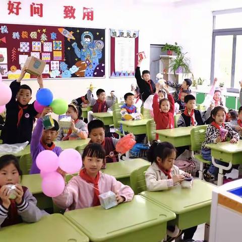 奇思妙想 点燃科技之心 ---记三（8）班高空坠蛋科技实践活动