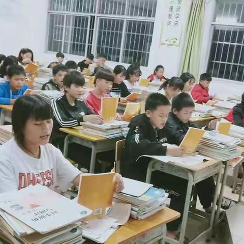 灵山县那隆第二中学开展《红色传奇进校园》系列活动