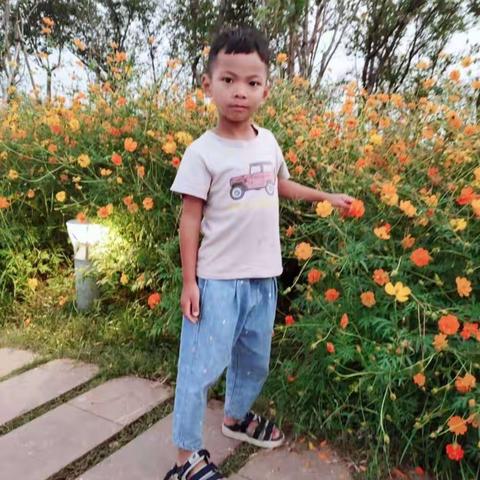 朗读者23  余辰杨-----小海鸥中队