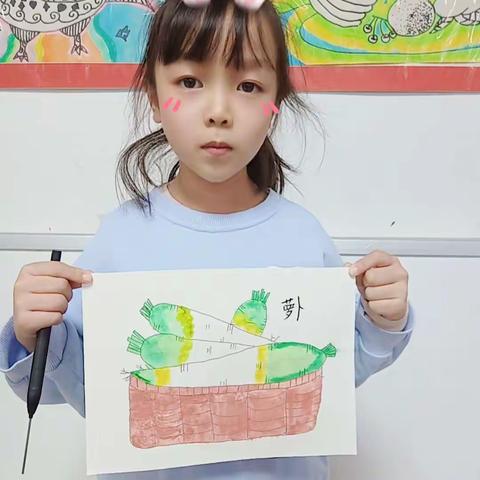 【逸德尚绘艺术教育】基础1班本周美术作品《萝卜》